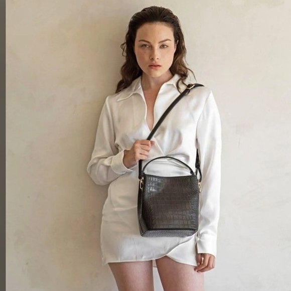 NWT AOTA Black Vegan Crocodile Handbag/Crossbody Purse - Picture 3 of 13